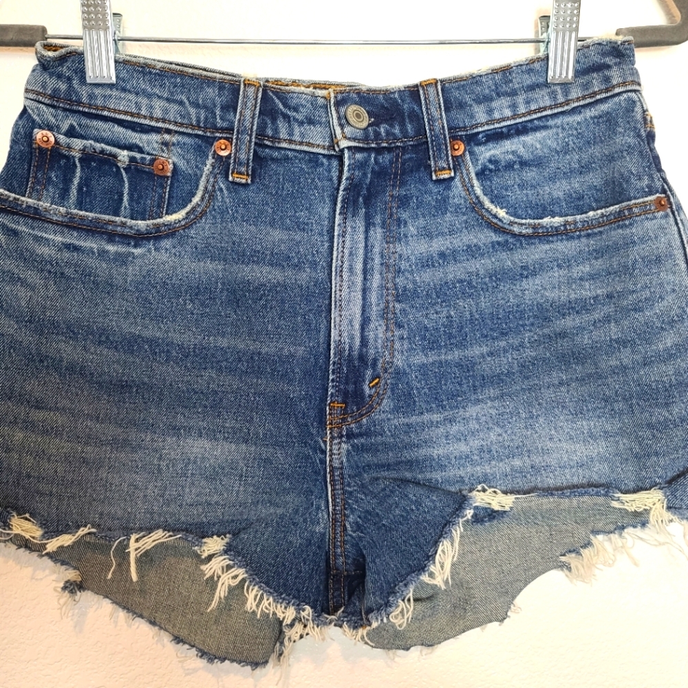 Abercrombie & Fitch Curve Love The Mom High-Rise Denim Shorts Size 28 - Picture 8 of 8